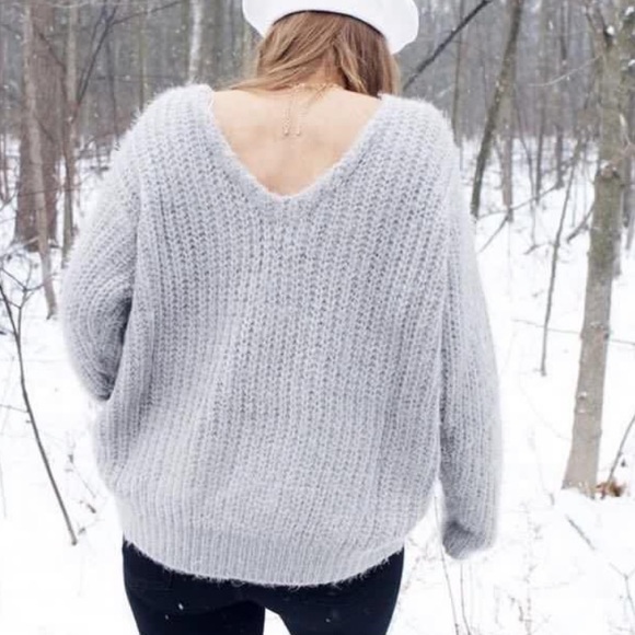 Knot/Twist Knit Cream Sweater - Picture 4 of 5